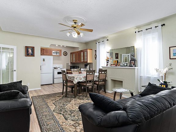 4th image of 11911 70th St NW