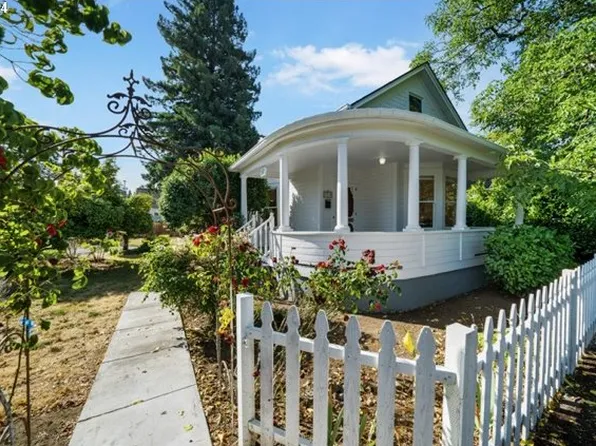 724 Monroe St, Oregon City, OR 97045