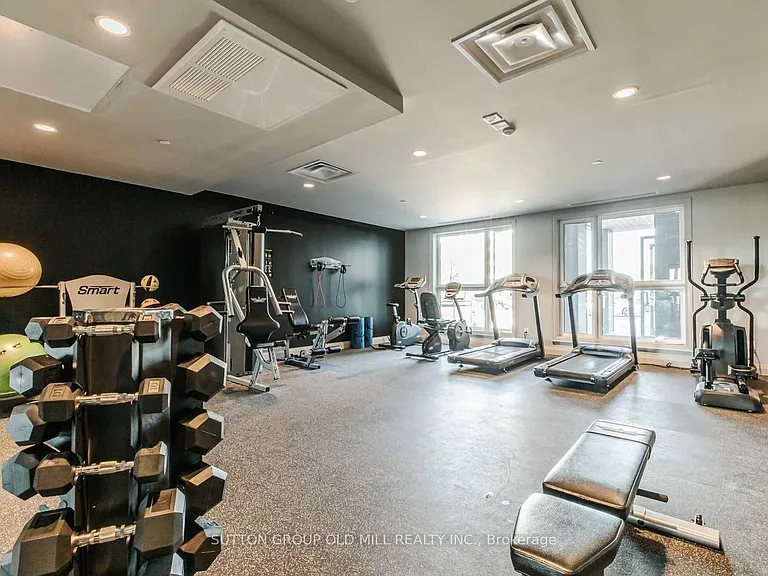 95 Dundas St W #307 — Photo 15
