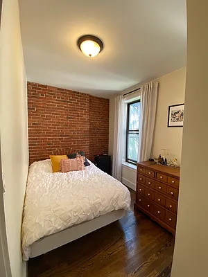 Rented by Oxford Property Group | media 122