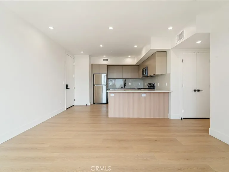 7510 Sepulveda Blvd #304 — Photo 9