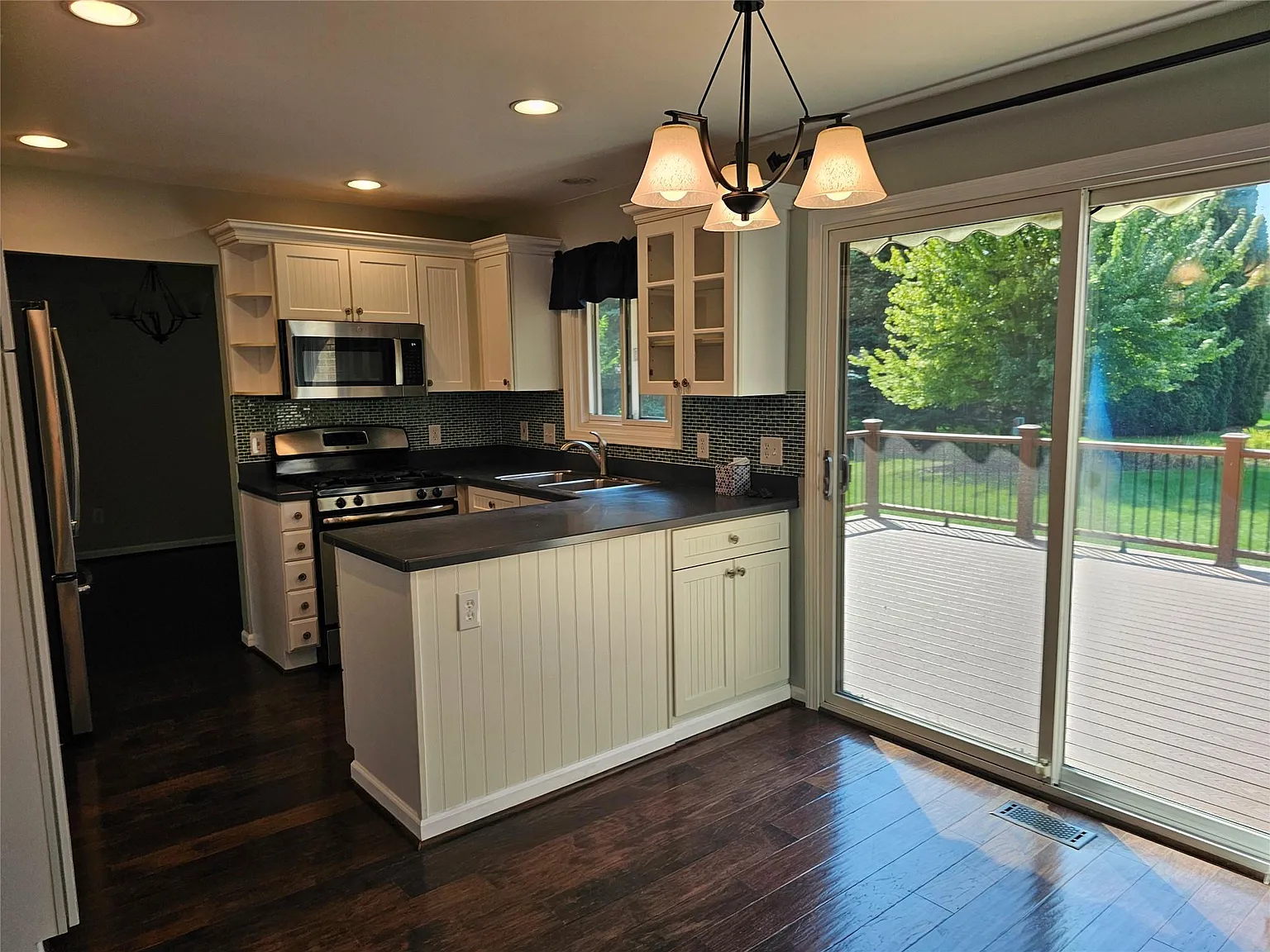 3 bed, 2.5 bath, 1700 sqft, $2,600 — Photo 4