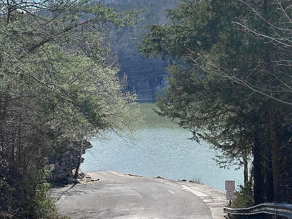 3rd image of 47 Caney Branch Rd