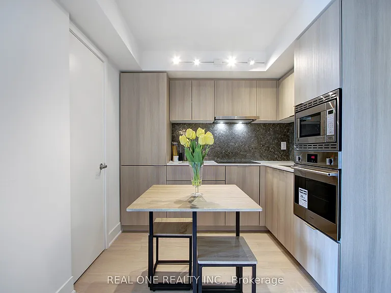 955 Bay St #2313 — Photo 7