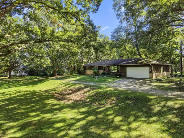 747 Waverly Rd, La Porte, IN 46350