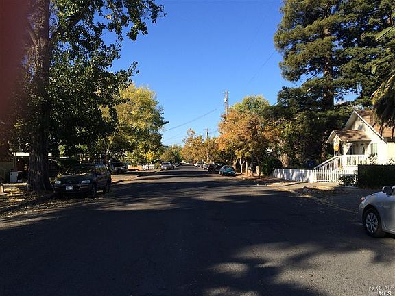 4th image of 1611 East St