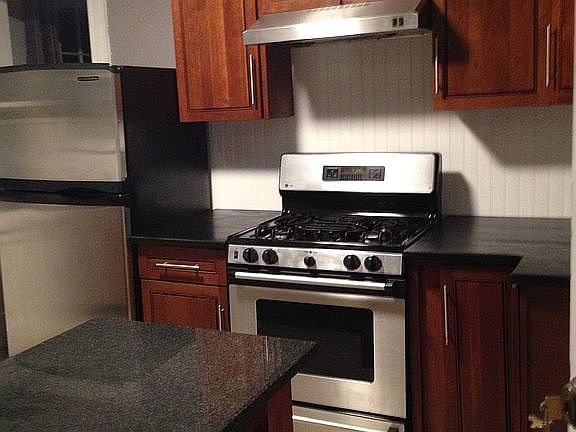 4th image of 80 Edgewood Ave
