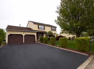 13 Wetherhill Way, Dayton, NJ 08810