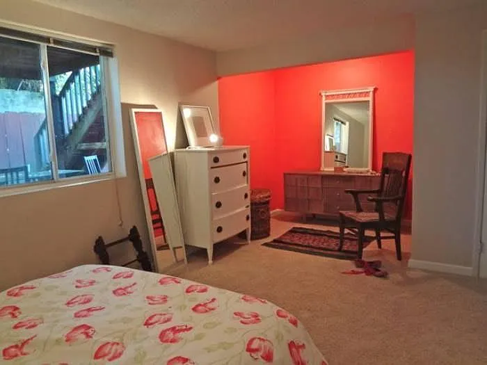 Back bedroom - when it was furnished