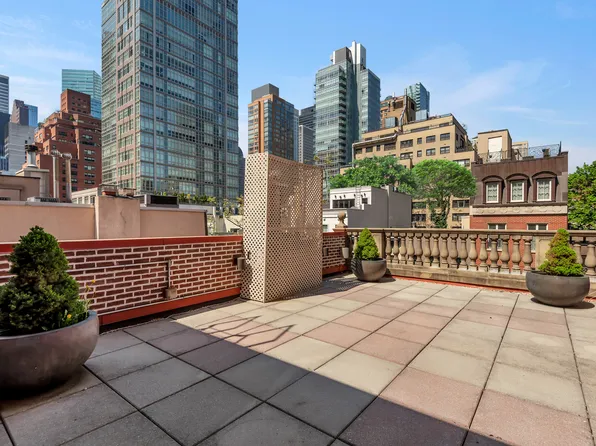 330 East 51st Street image 24 of 25