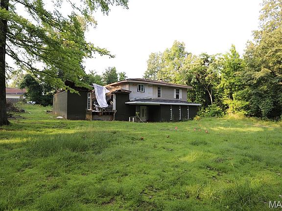 2nd image of 90 Southland Dr