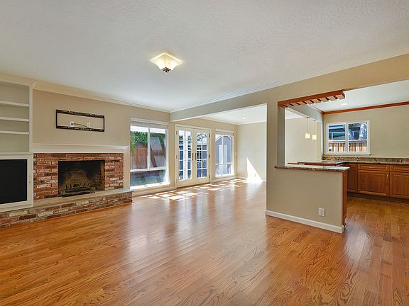 2nd image of 2091 Manzanita Ave