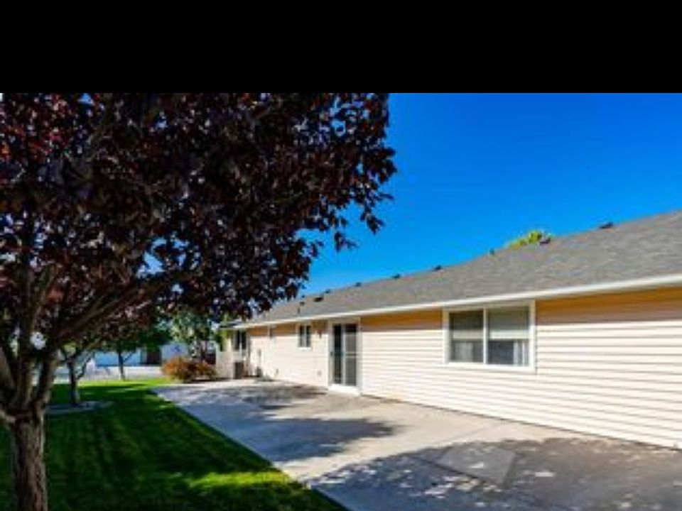 1st image of 3146 Lupine St