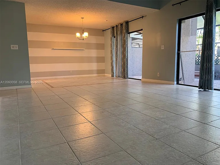 305 Bonnie Brae Way #27 — Photo 3
