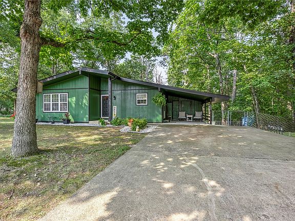 2nd image of 9 Lambeth Dr
