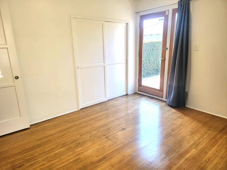 3831 Midway Ave — Photo 11
