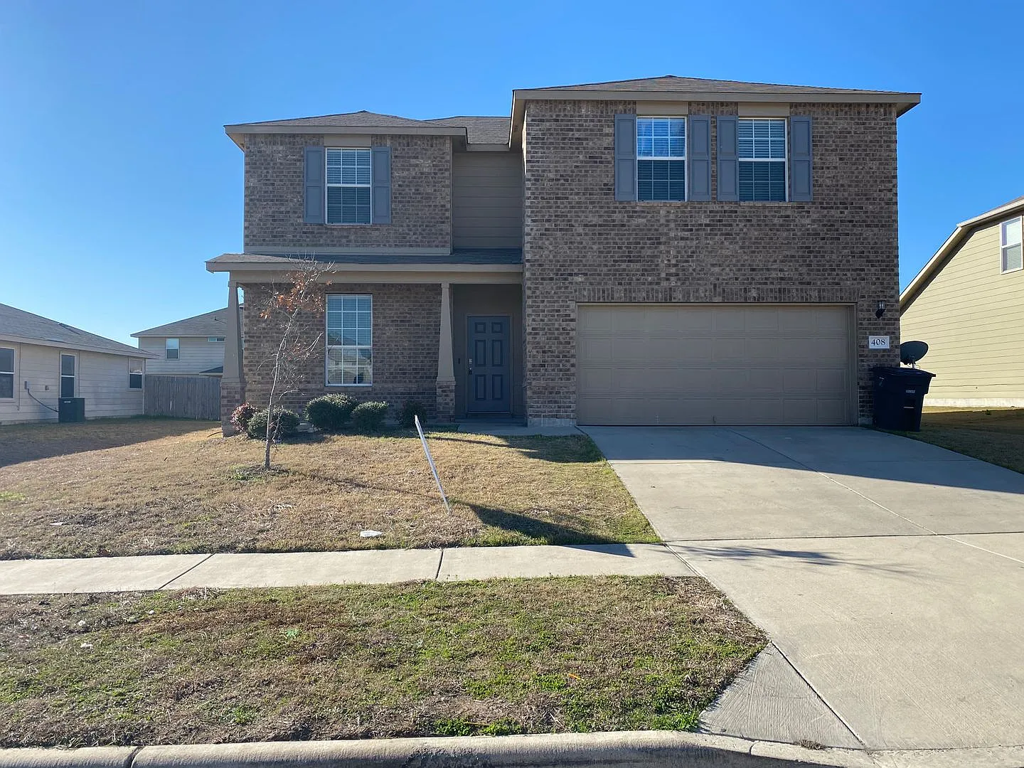 Need space? Huge 2 story home in Trimmier Estates! — Photo 1