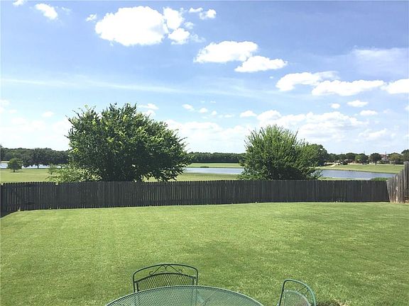 3rd image of 6205 Covington Dr