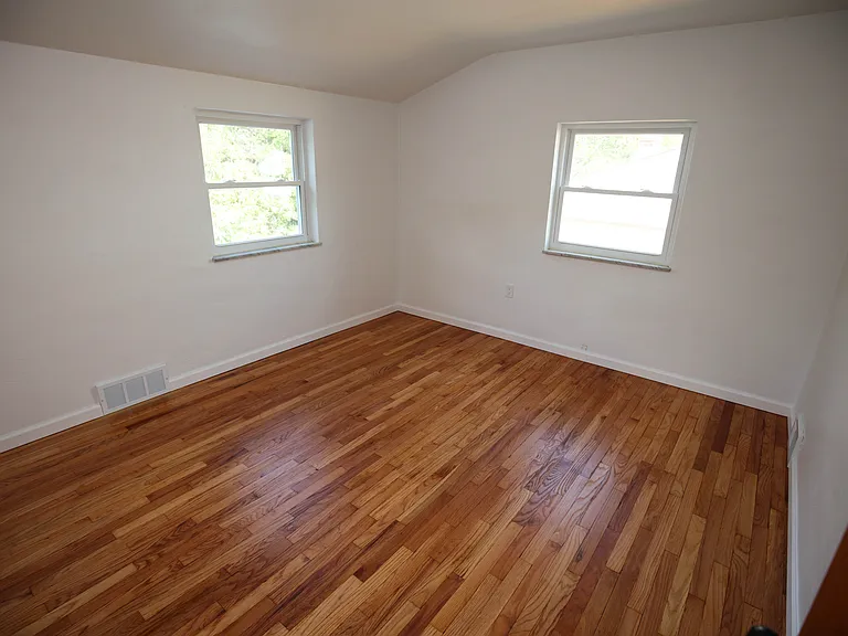1213 1/2 Monongahela Blvd #2 — Photo 14