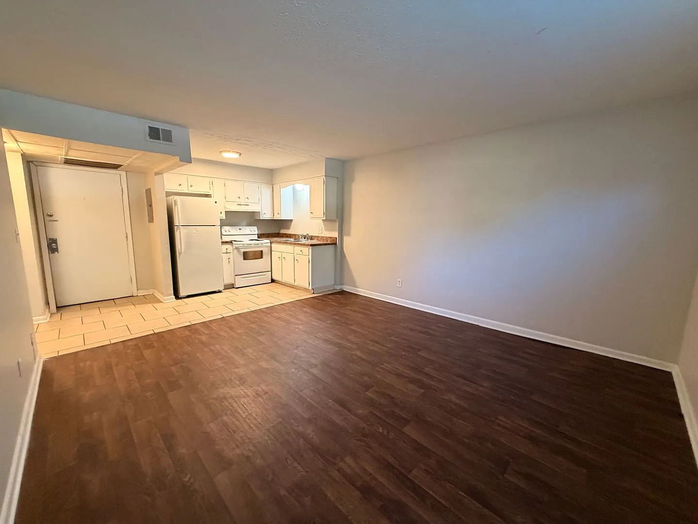 Parkside Apartments — Photo 3
