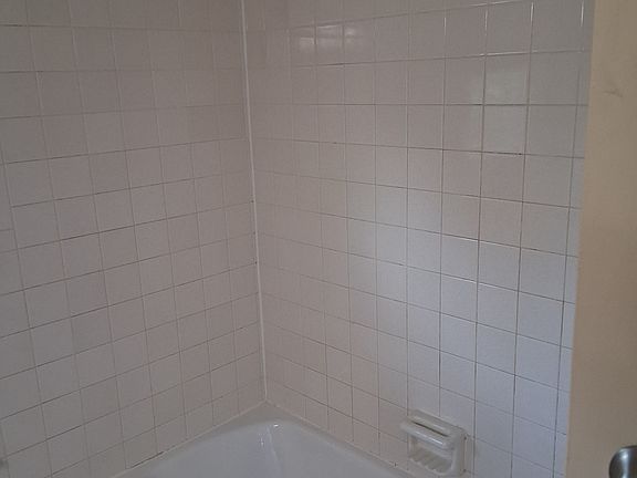 5th image of 4405 Cedarwood Dr