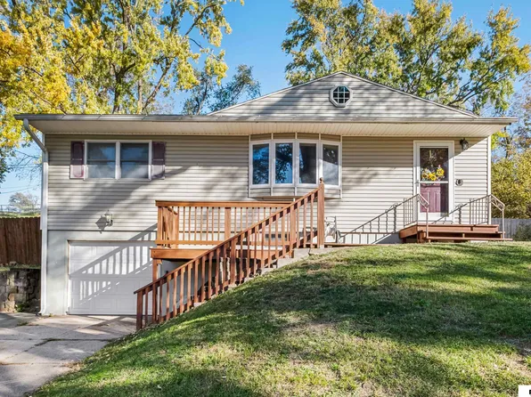 105 Chevro Ln, Bellevue, NE 68005