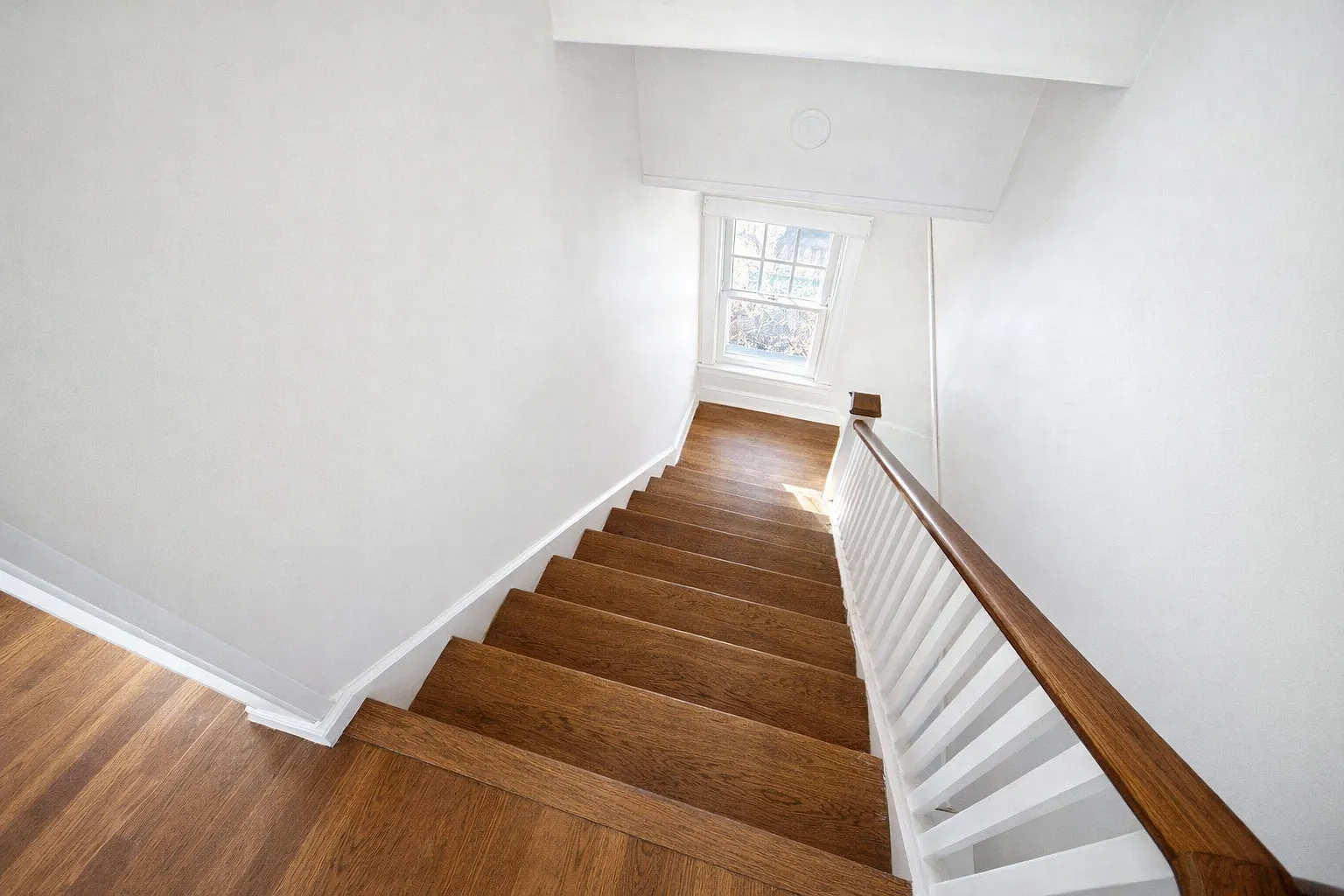 3545 Winthrop Ave — Photo 3