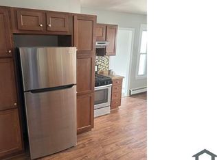 422 Lafayette St #1R, Bridgeport, CT 06604