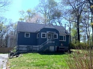 12 Mountain Top Ct, Hamburg, NJ 07419