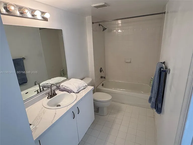 816 NW 11th St #1108 — Photo 13