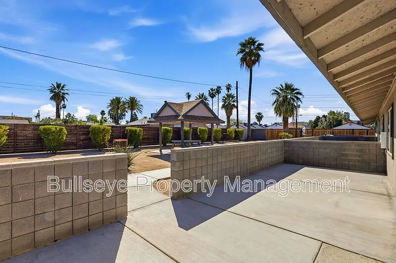 2 bed, 2.0 bath, 800 sqft, $1,425 — Photo 3