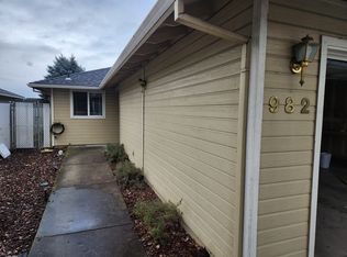 982 Glengrove Ave, Central Pt, OR 97502