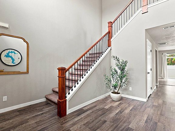 3rd image of 2823 W Sunset View Ln
