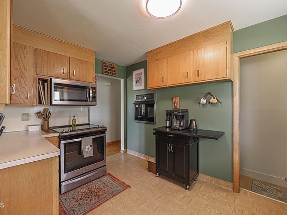 4th image of 2214 E Ave E