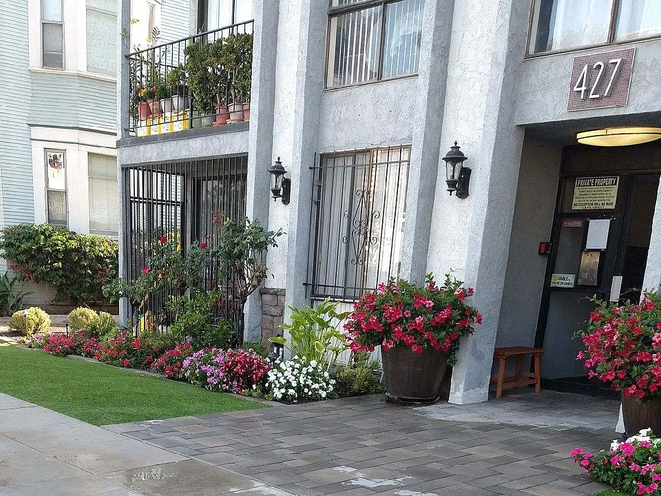 427 Cedar Ave #307