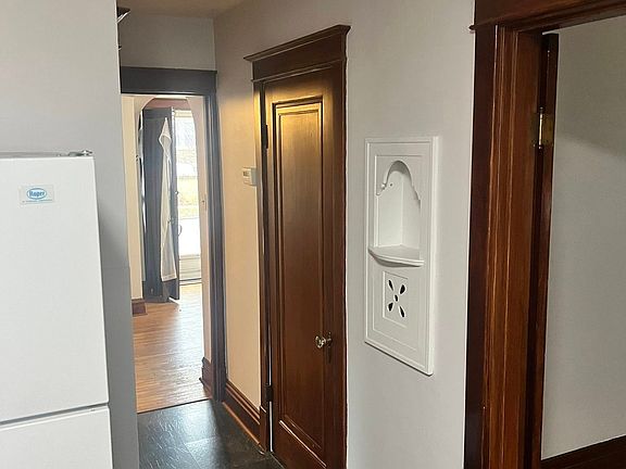 5th image of 6606 Parkwood Pl