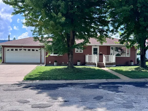 317 Emherst St, Winona, MN 55987