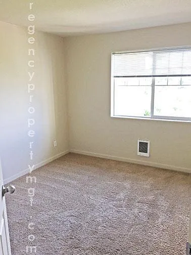 18512 NW Holly St #304 — Photo 5