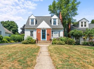 68 Hedgegarth Dr, Rochester, NY 14617