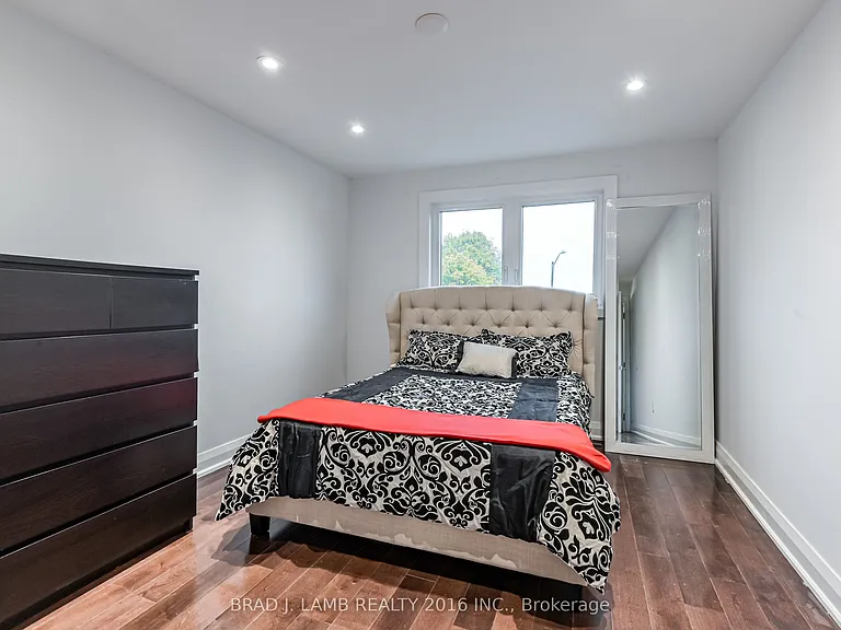 54 Campbell Ave #2 — Photo 24
