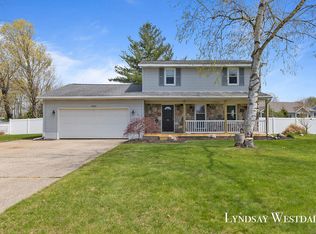 7740 Chickadee Dr, Jenison, MI 49428