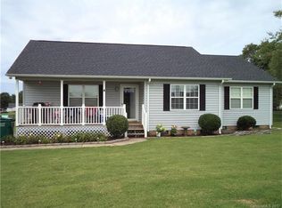 140 Hilltop Ln, Mooresville, NC 28115