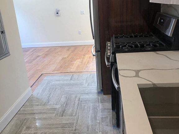 4th image of 76 Cottage St #9