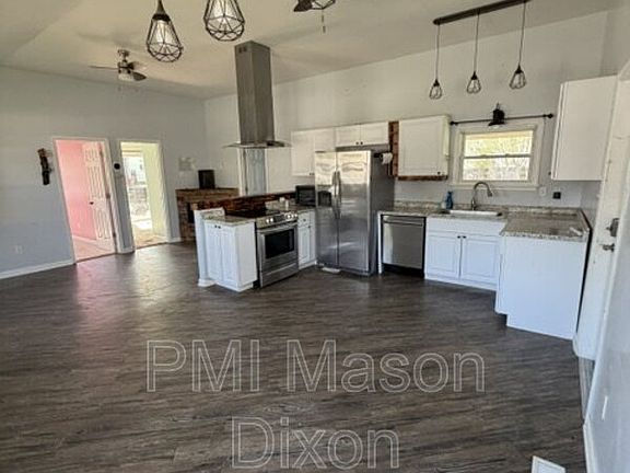 3rd image of 7810 East Rd