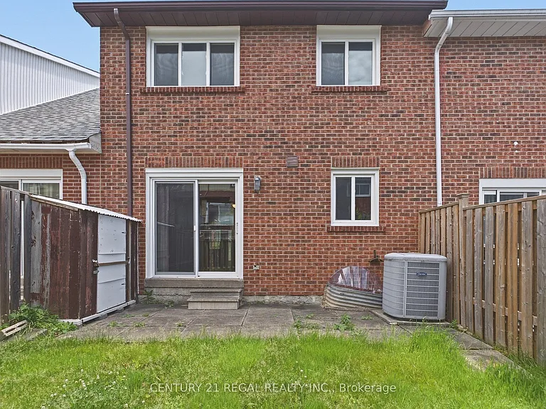 28 Newdawn Cres — Photo 35
