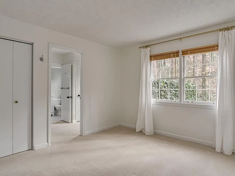 4601 Club Cir NE — Photo 19