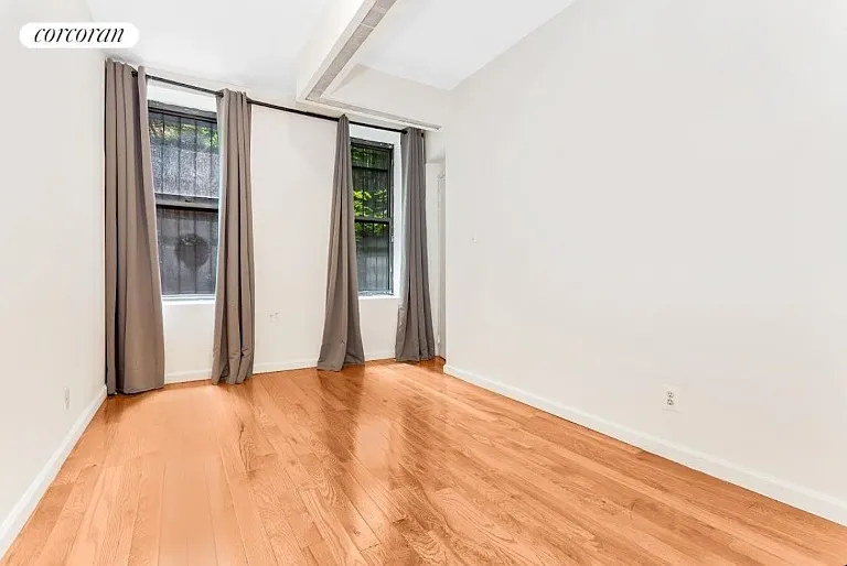 238 E 50th St #1C — Photo 2