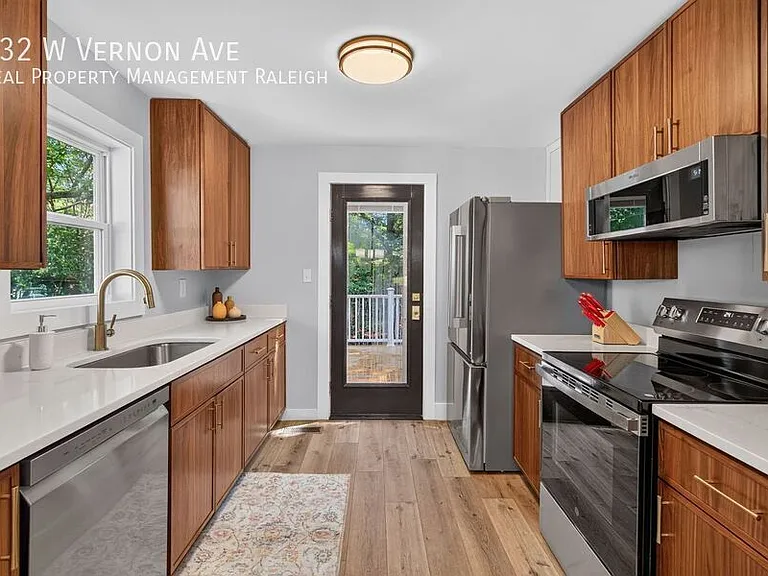 132 W Vernon Ave — Photo 11