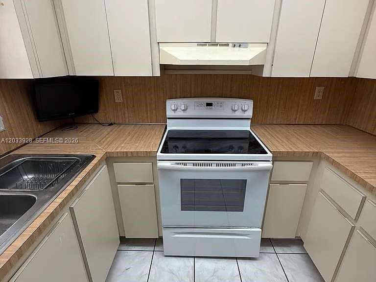 1140 SW 9th St #2 — Photo 18