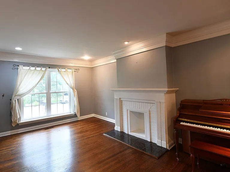 106 Manlyn Dr — Photo 23